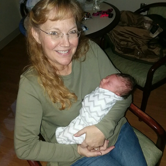 Meet your Posher, Julie - Picture 1 of 1